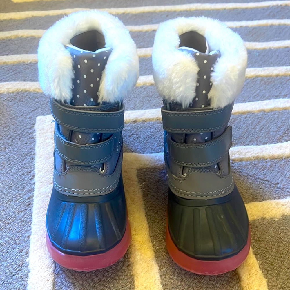 Snow Boots NIB Toddler Girl Grey polka dot, pink bottoms, velcro, faux fur